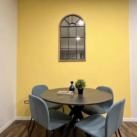 Stylish Newly Renovated Feels Like Second דירה