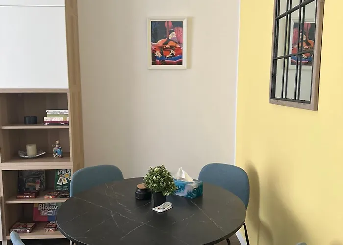 Stylish Newly Renovated Feels Like Second