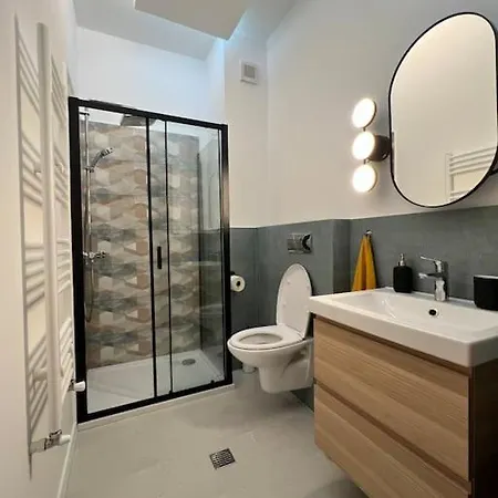 Stylish Newly Renovated Feels Like Second بوخارست